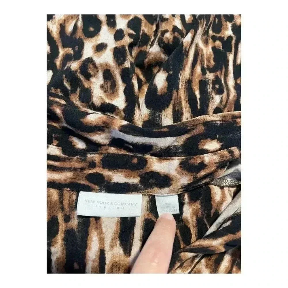 New York & Company Women’s XS Stretchy‎ Cheetah Print Button Front Dress